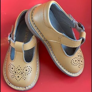 L’amour toddler size 6 mustard yellow. Like new